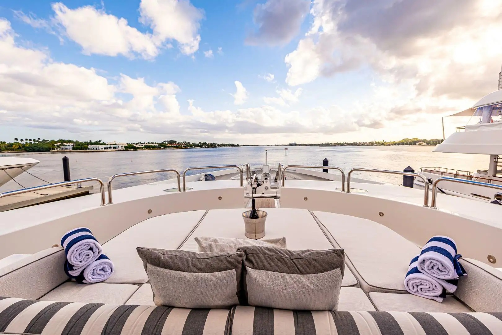 206 Bridge deck seating at Bow.jpg