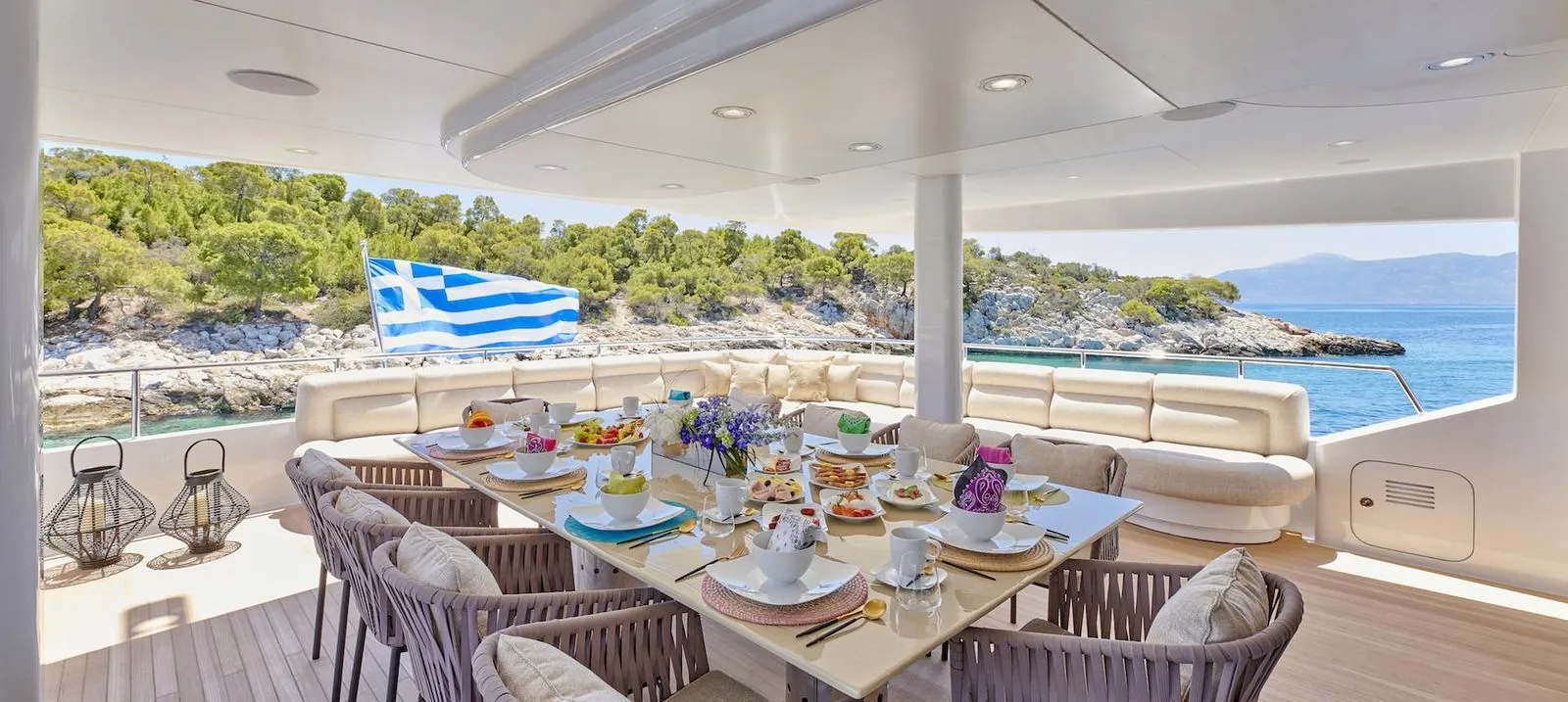 207 Upper deck dining.jpg