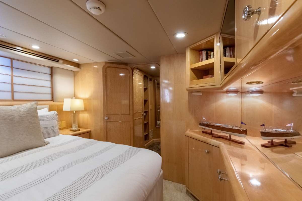 4.2 Double guest cabin.jpg