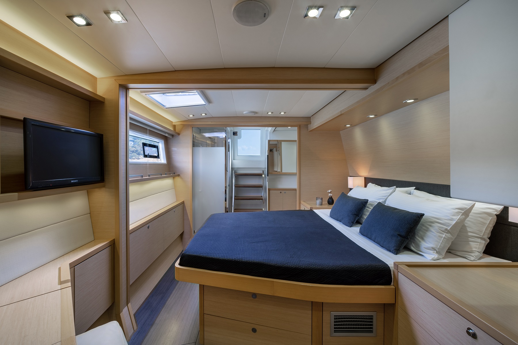 401 Main cabin.jpg