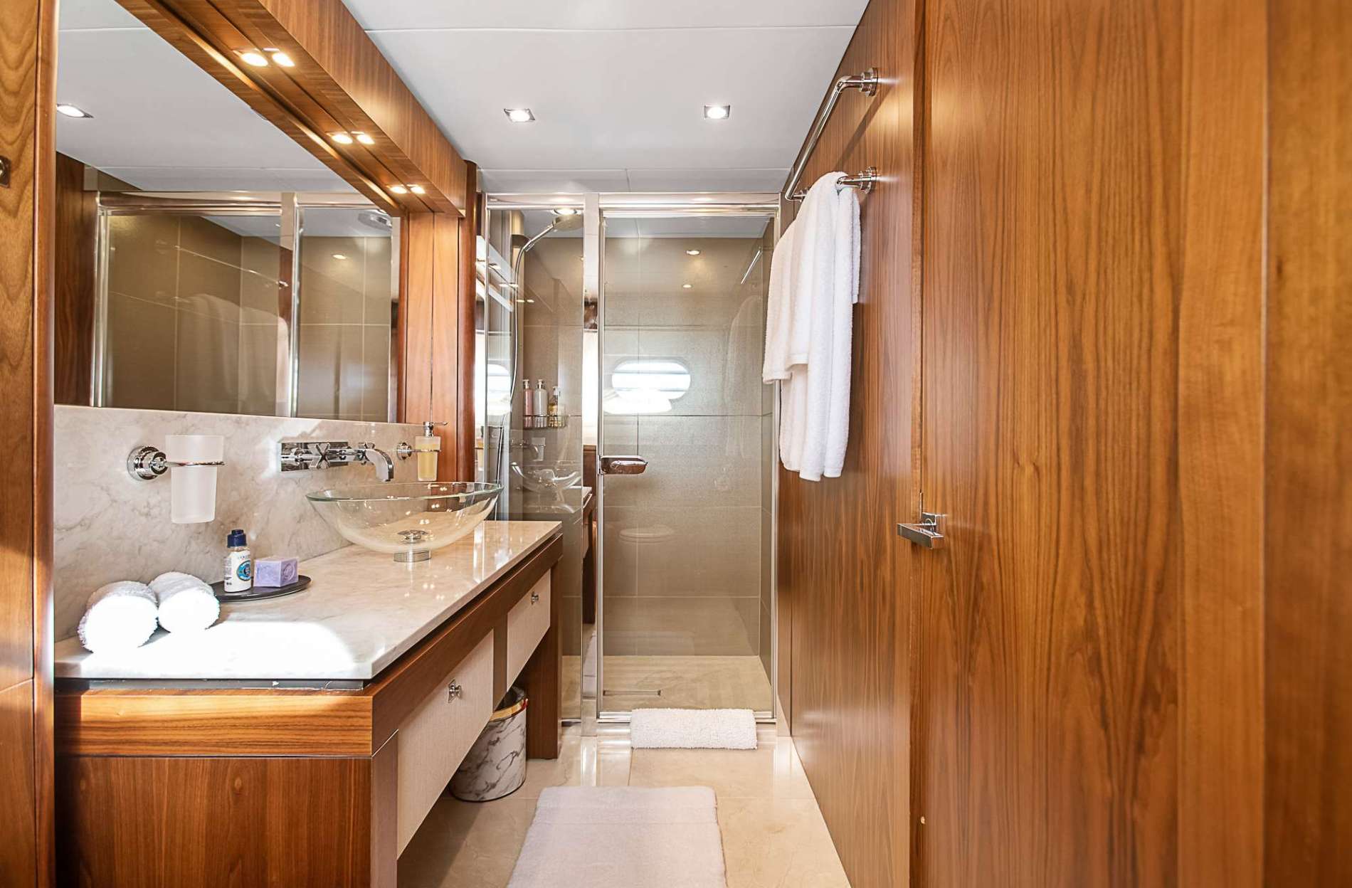 403 Port VIP suite ensuite.jpg
