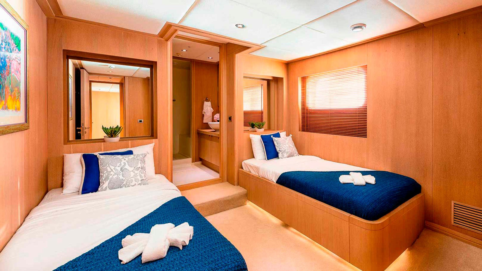 403 Twin cabin.jpg