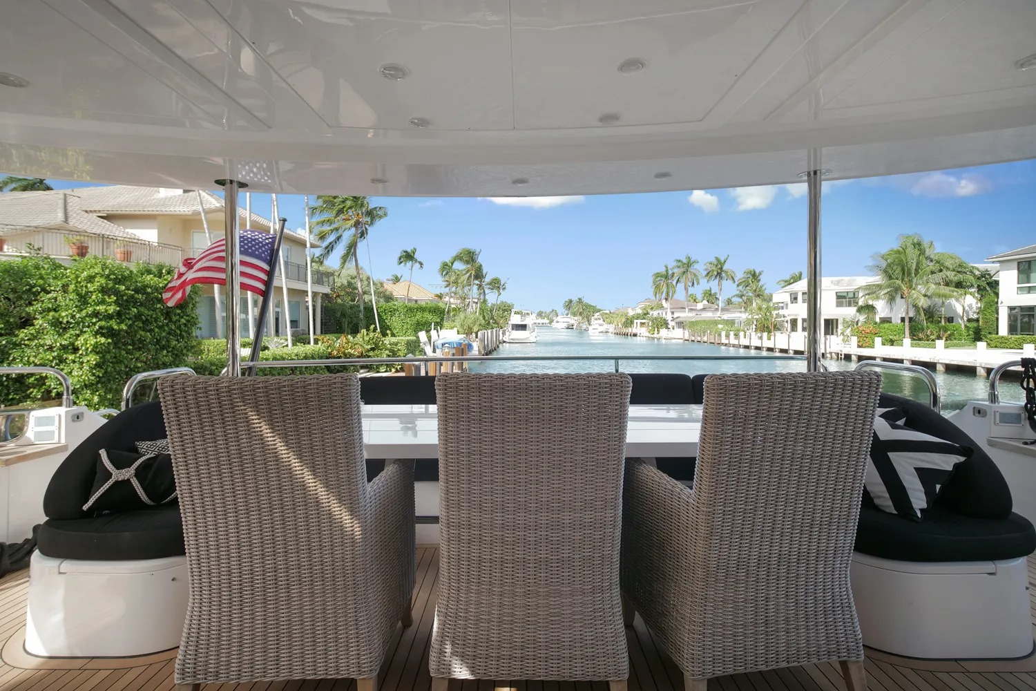 Aft deck al fresco dining.jpg