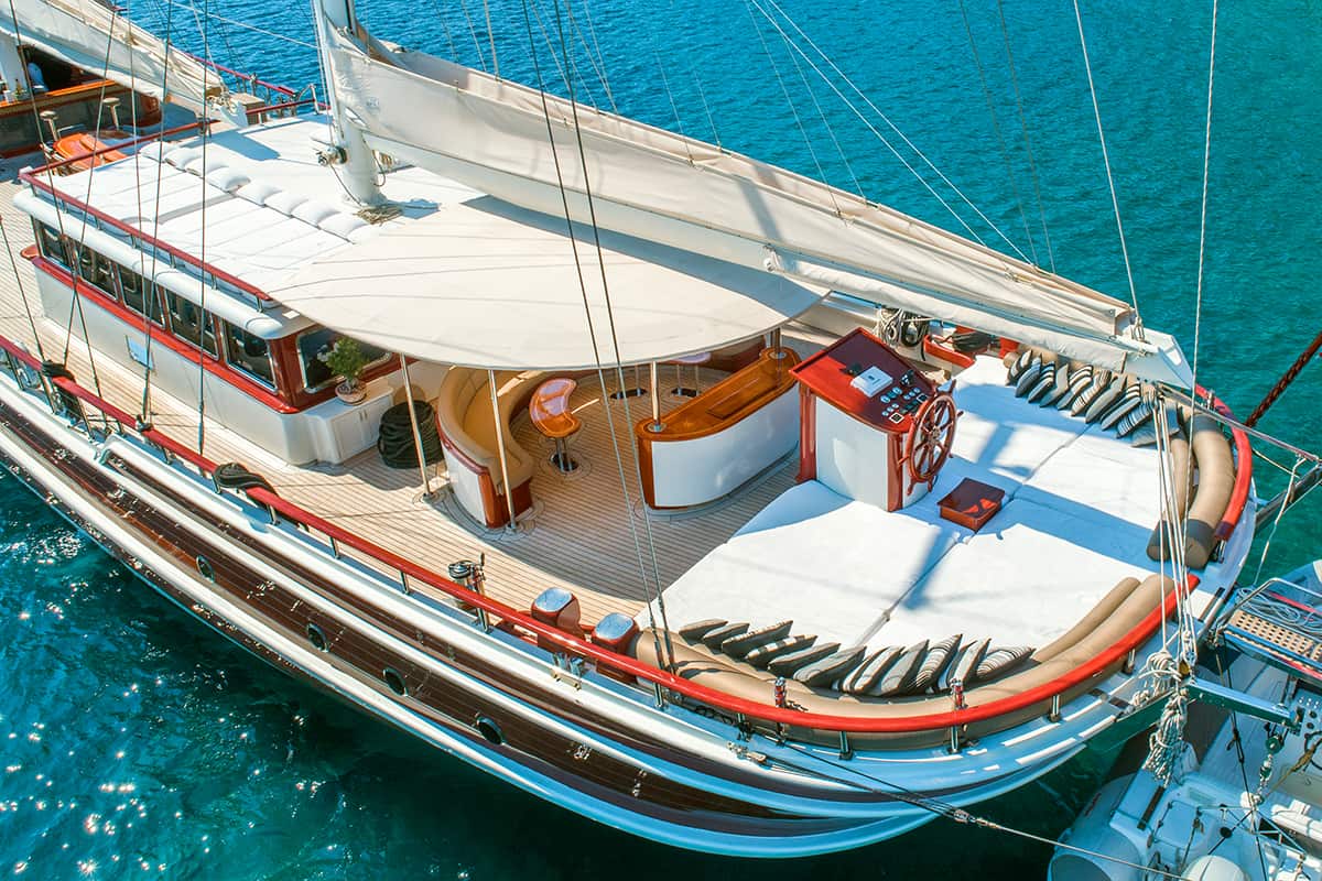 Aft-deck-1.jpg