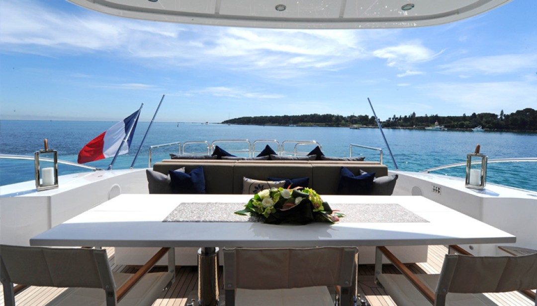 Alfresco dining area 00001.jpg
