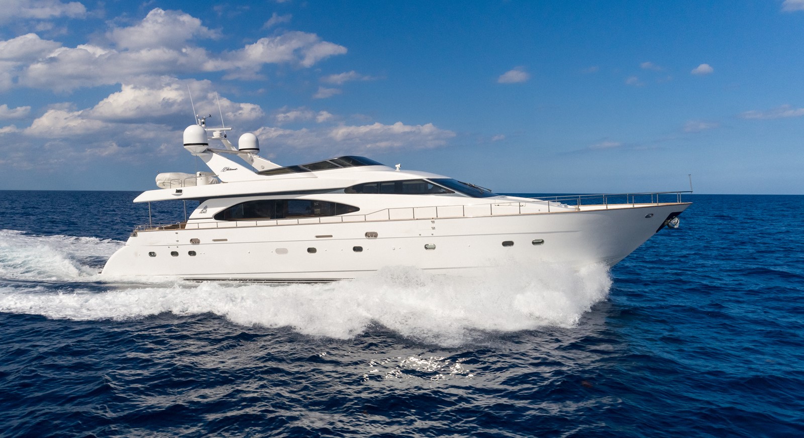Azimut 85 - sistership 1.jpg