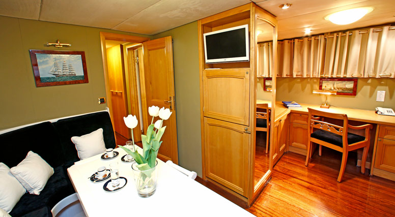Cabins 00001.jpg