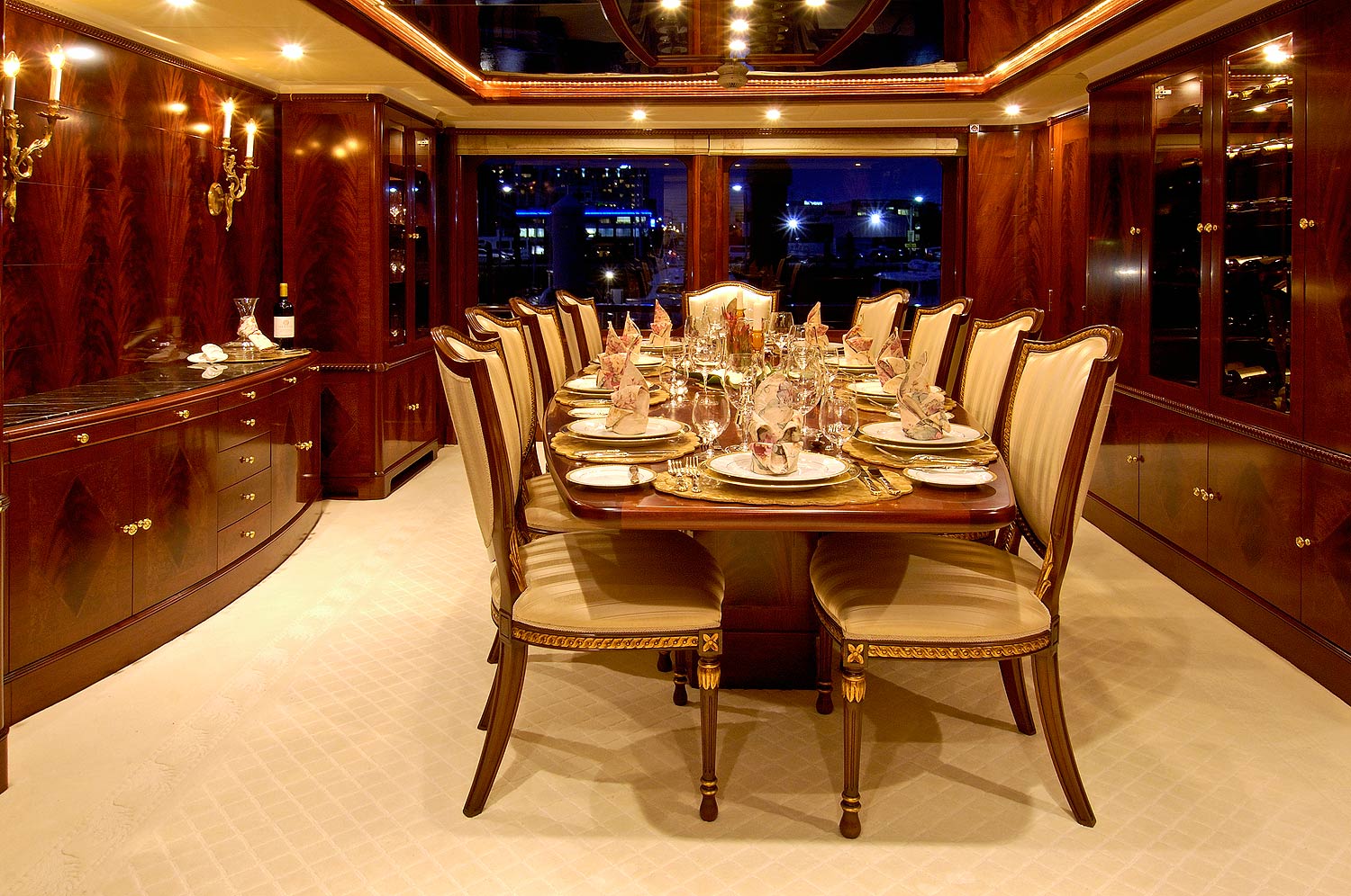 Dining 00004.jpg