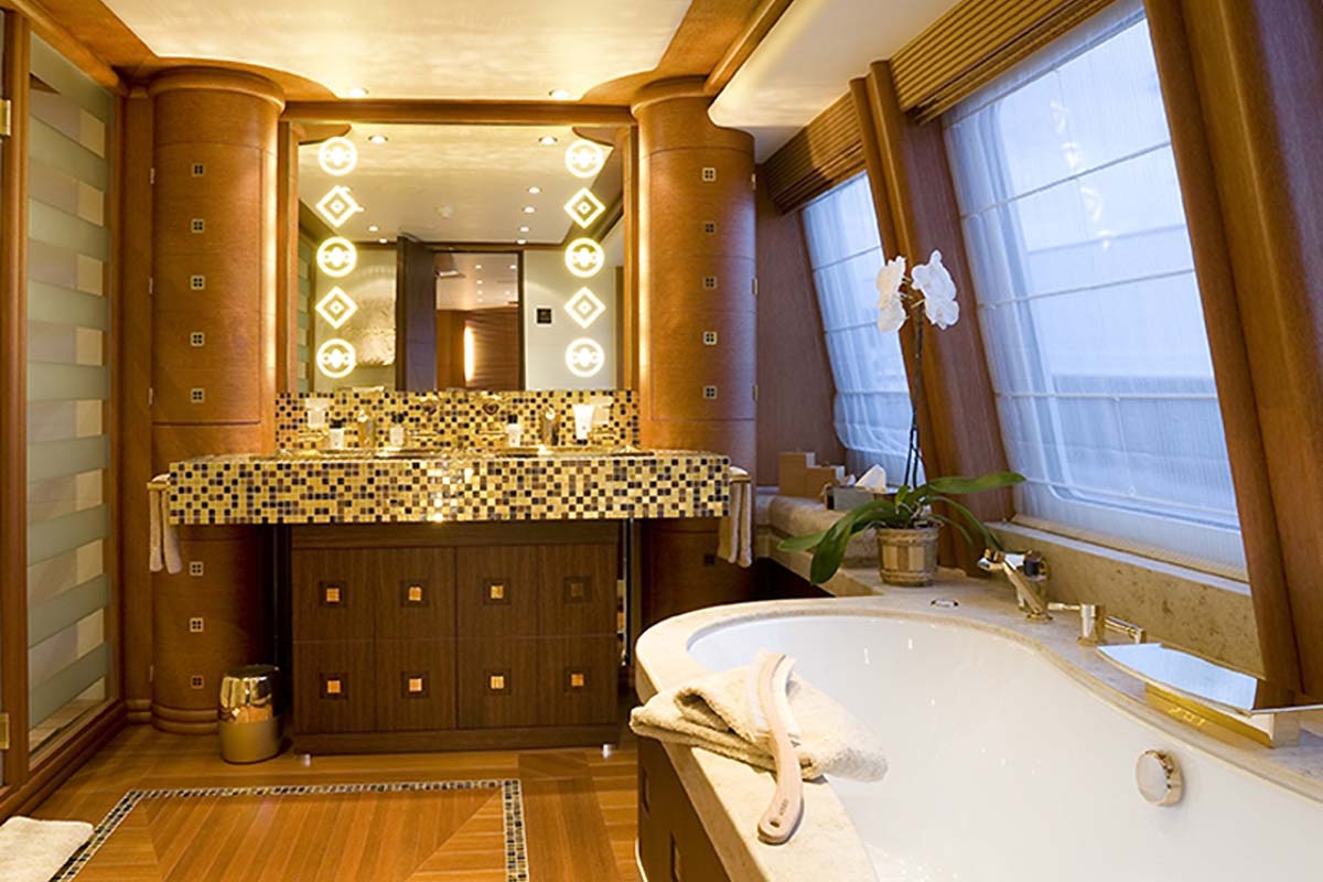 Ensuite 00001.jpg