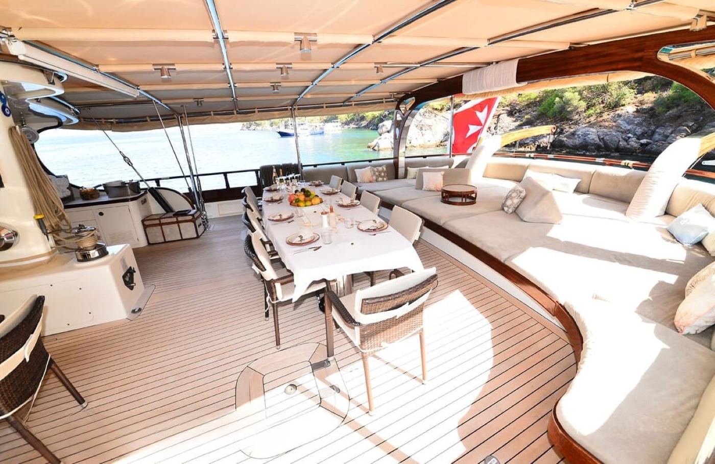 Exterior Relaxation Area With Dining .jpg