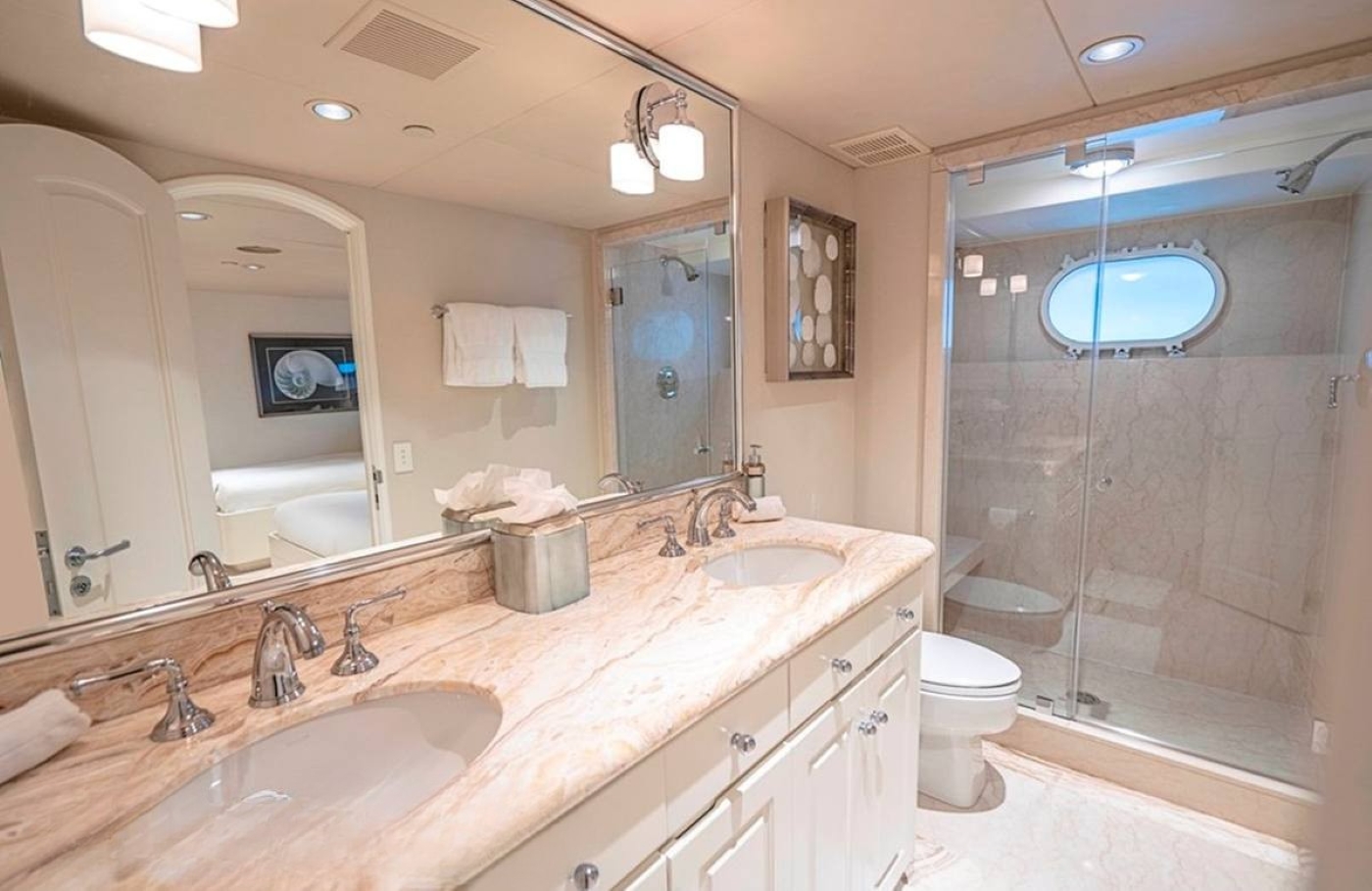 Guest Suite Attached Bathroom 01.jpg