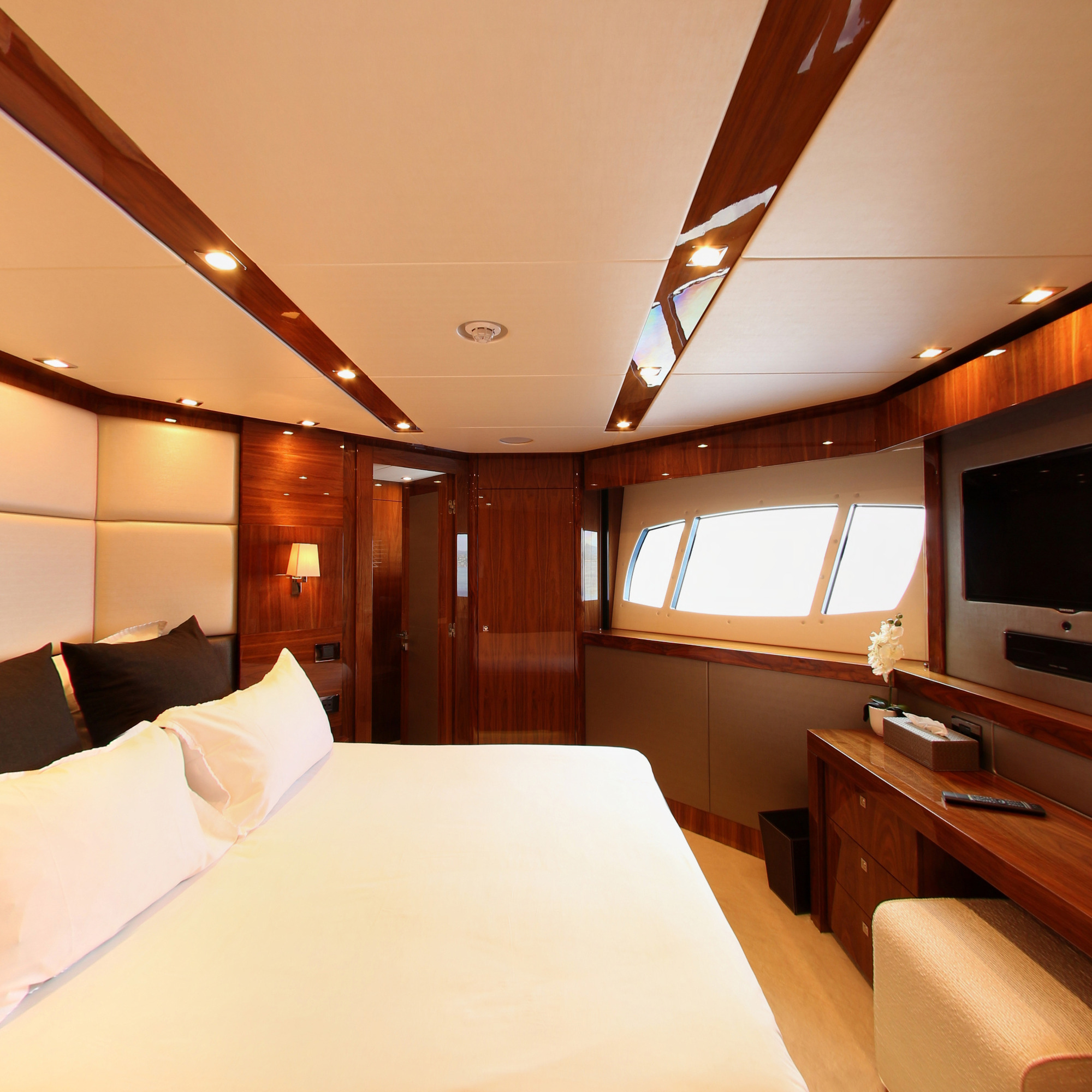 Guest cabin double.jpg