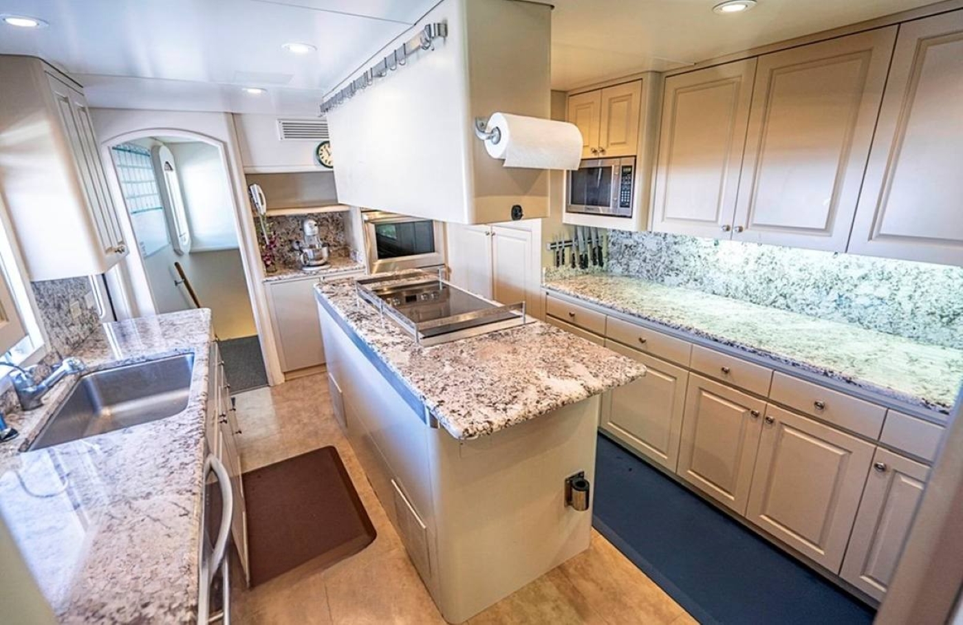 Kitchen Area .jpg