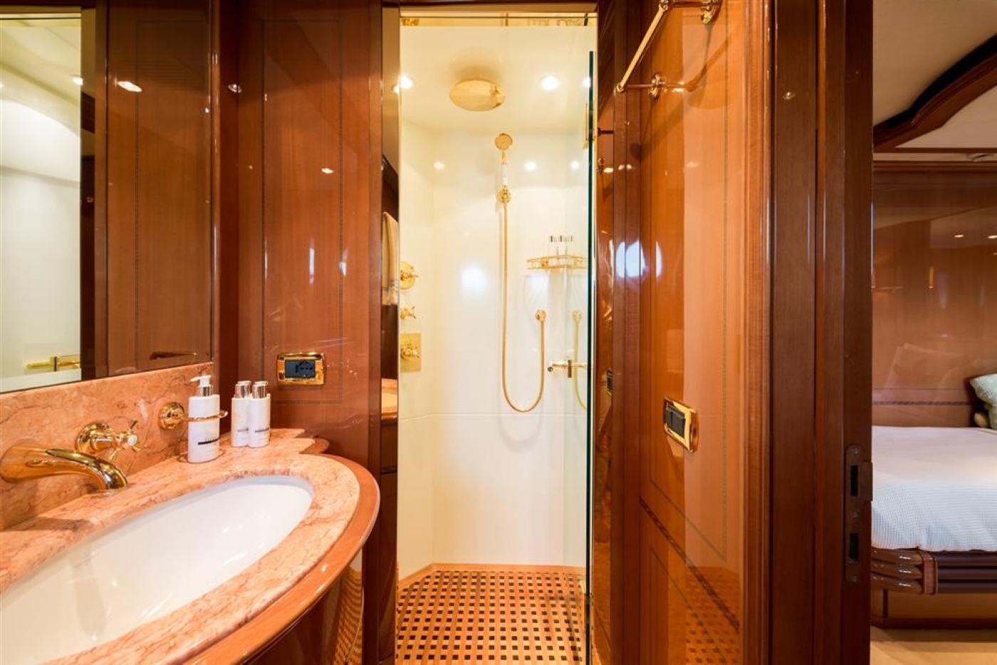 Master Bathroom 03.jpg