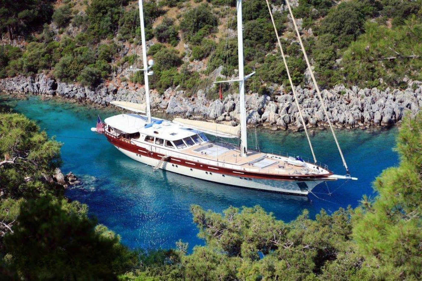 Motor Yacht Zelda.jpg
