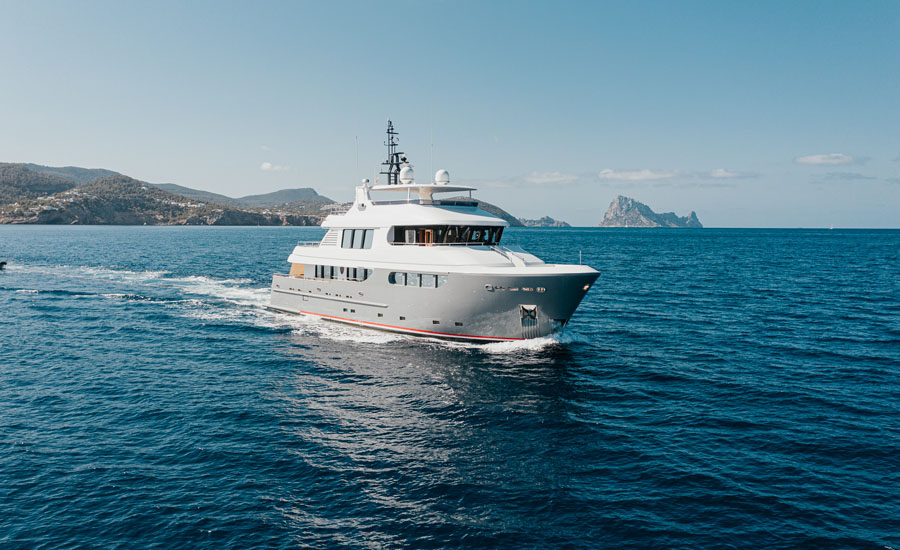 Motor yacht SEAL.jpg