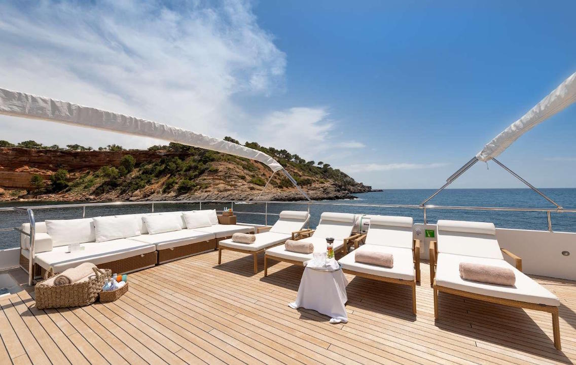 Outdoor living area 1.jpg