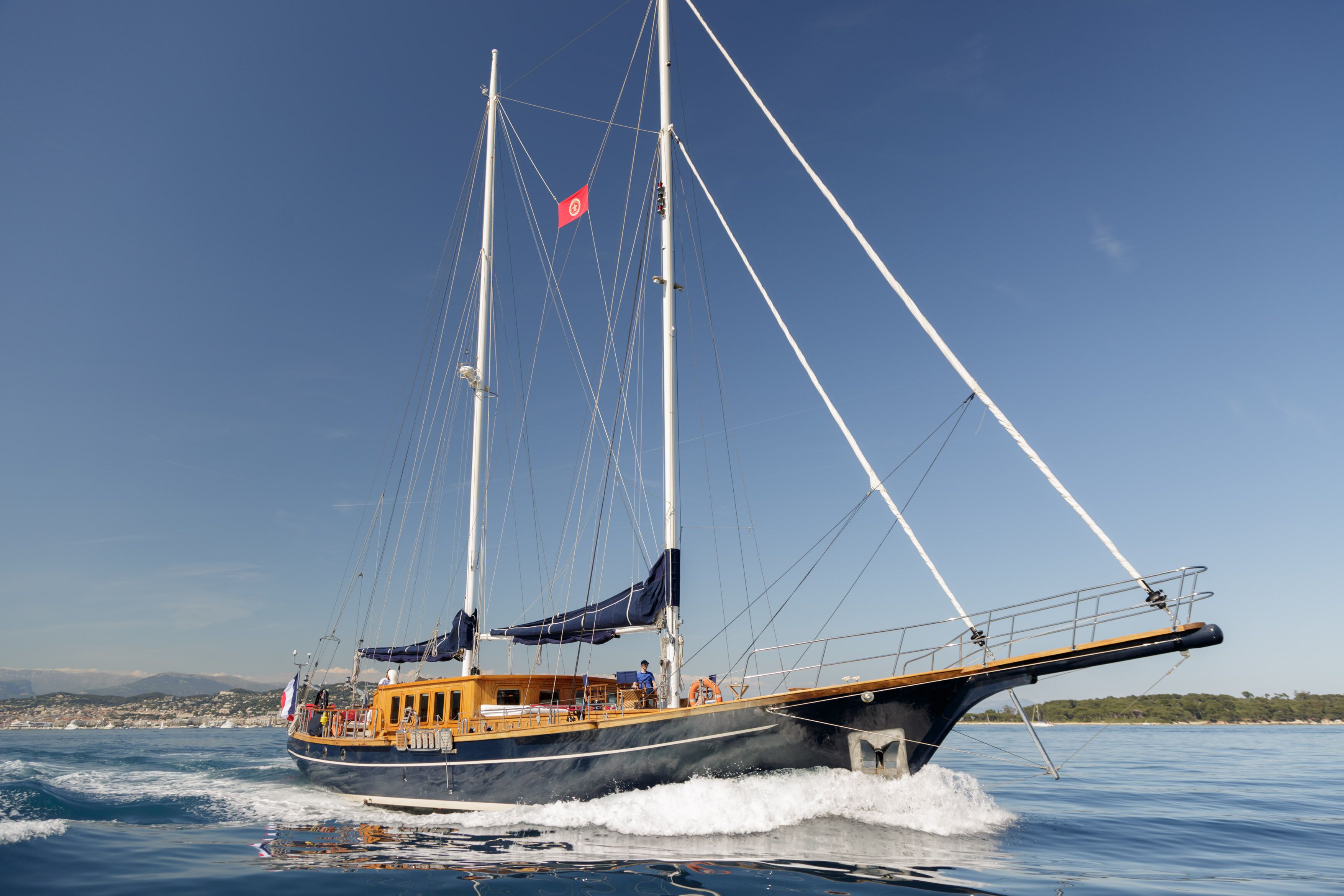 Sailing yacht SMART SPIRIT 1.jpg