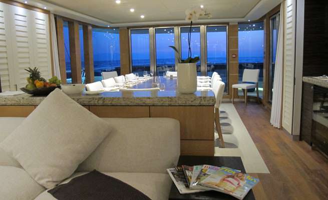 Salon dining  00001.jpg