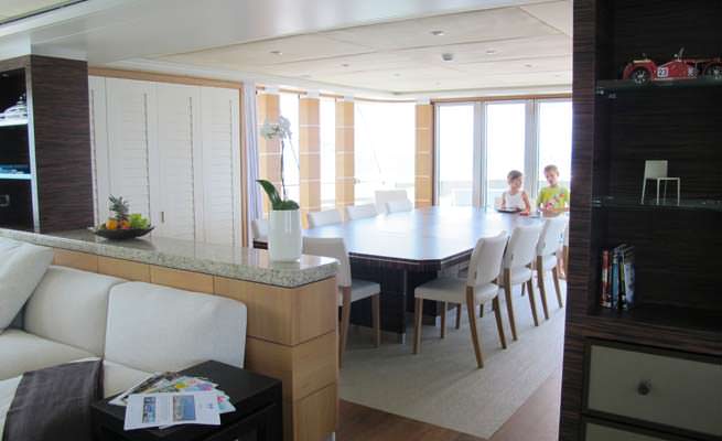 Salon dining  00002.jpg
