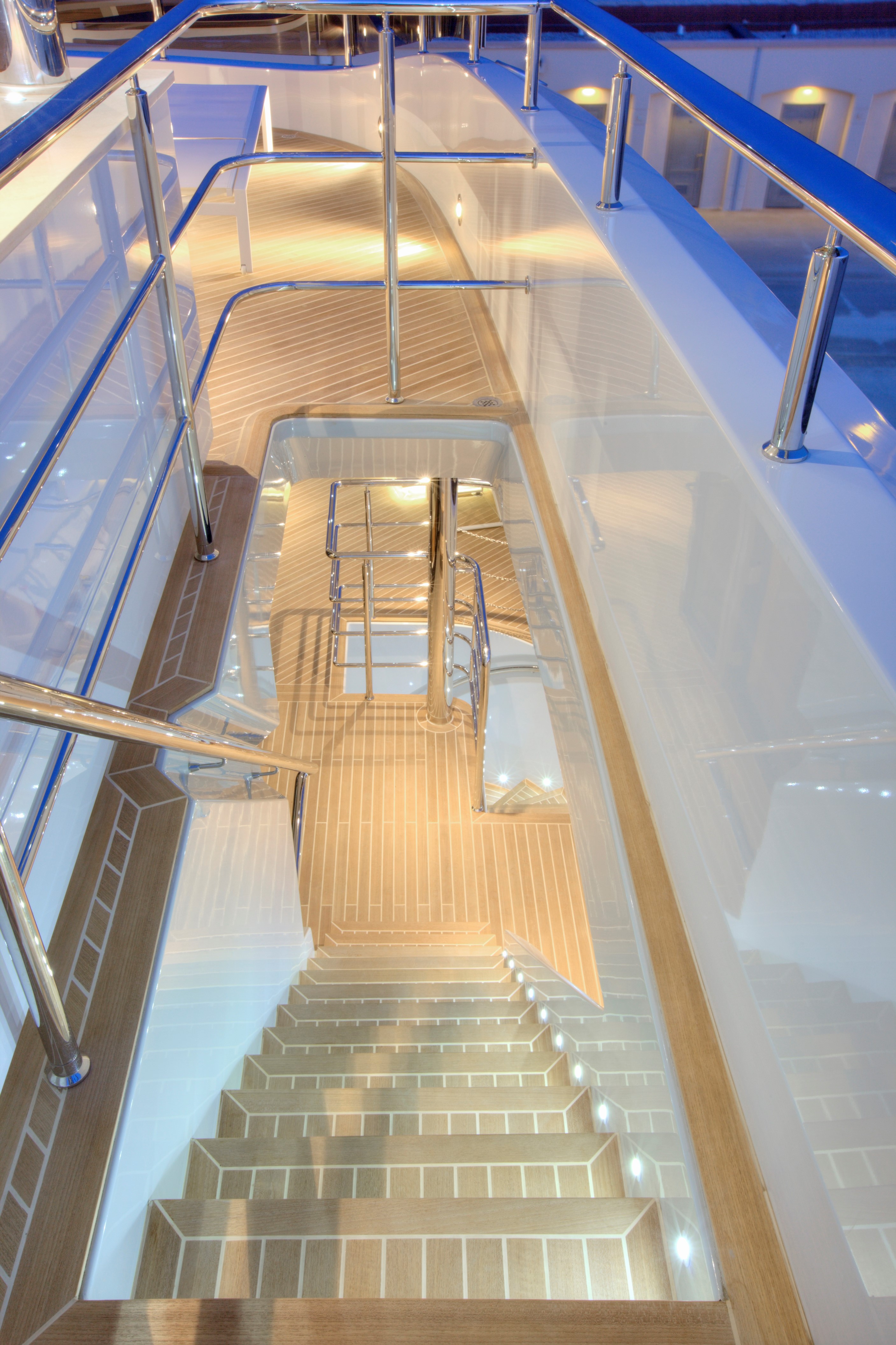 Sundeckstairs1 (2).jpg