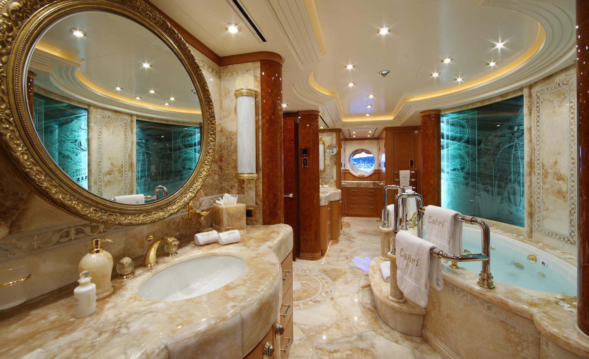 Yacht CAPRI by Lurssen - En suite.jpg