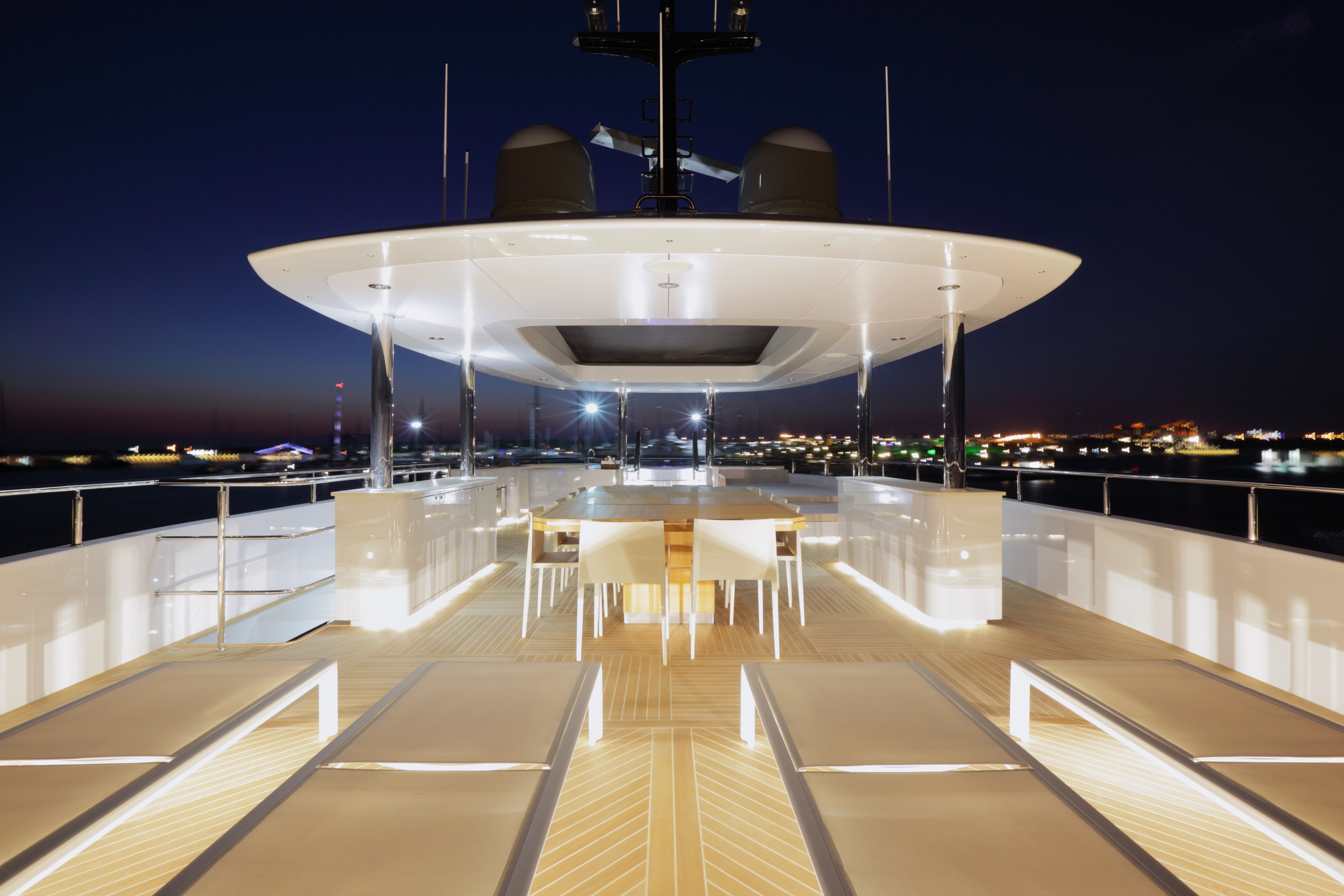 Yacht QUARANTA by Curvelle - Sundeck Evening.jpg