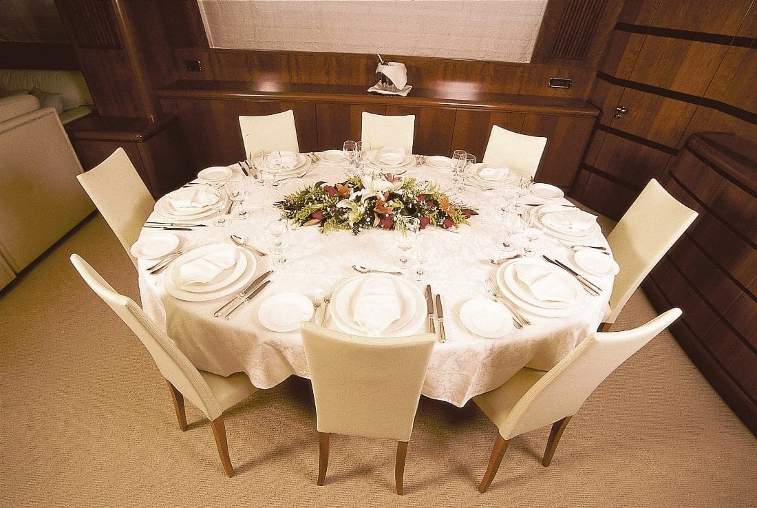 absolute-king-motor-yacht-dining-min.jpg