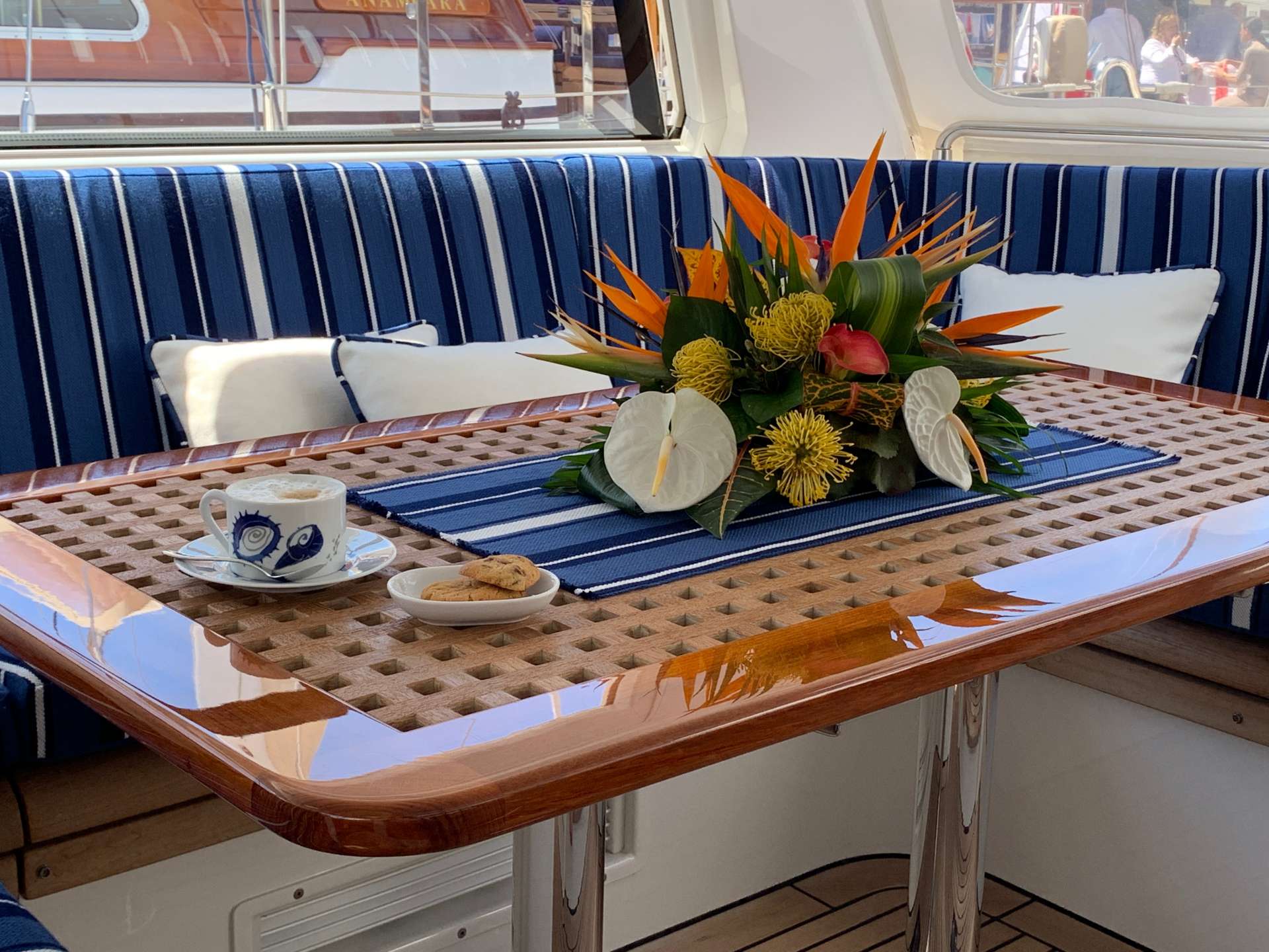 alfresco table.jpg