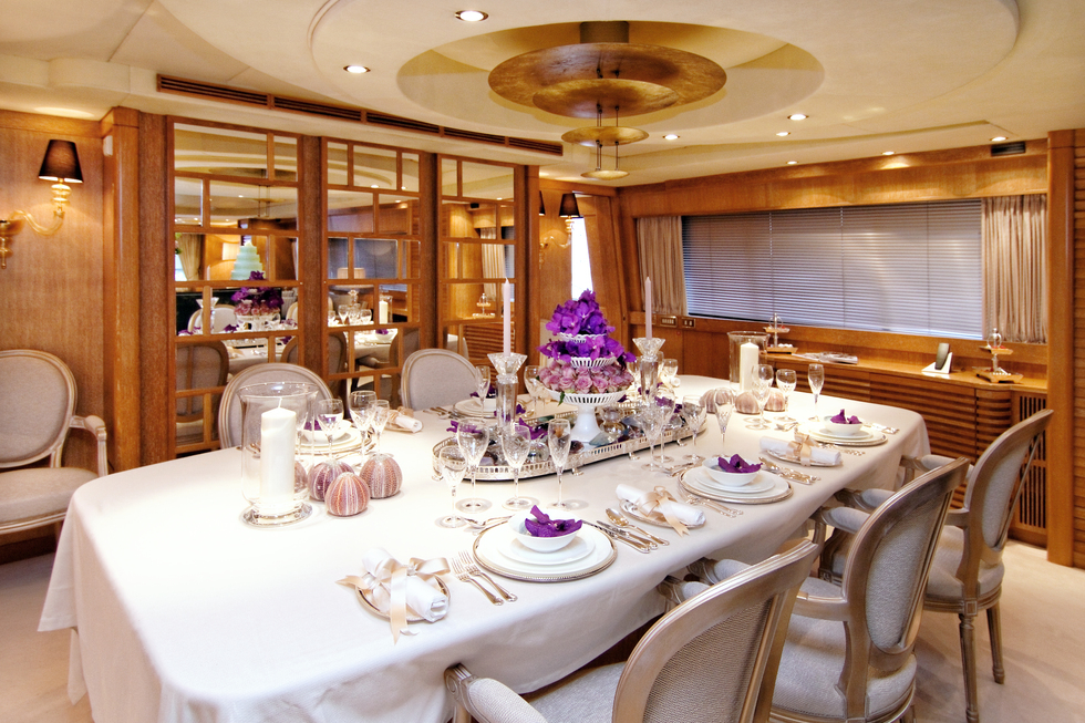 dining table setting.jpg