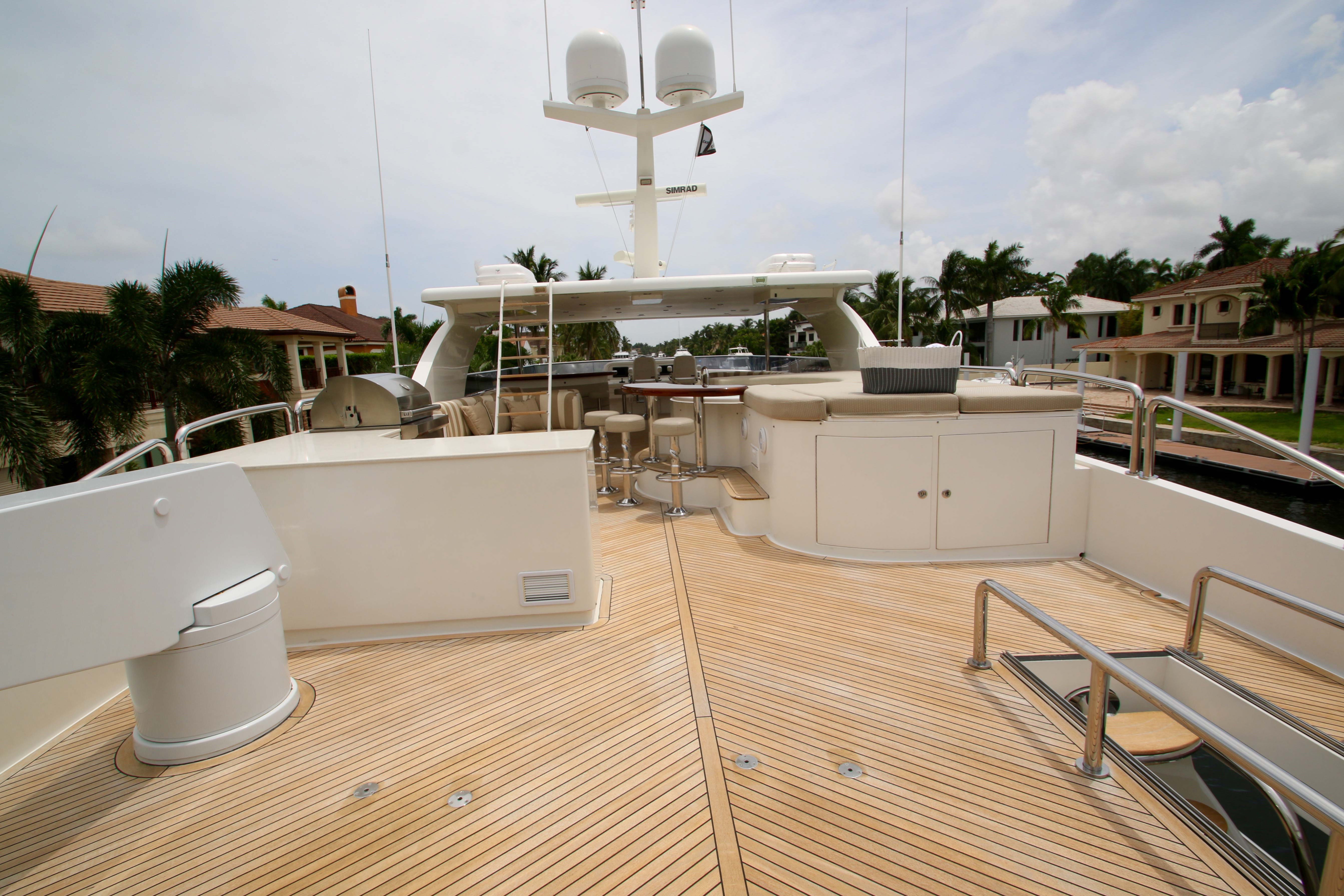 large sundeck.jpg