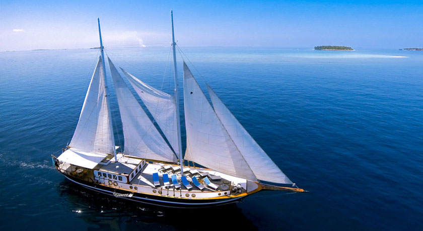 luxury-yacht-maldives-dream-voyager.jpg