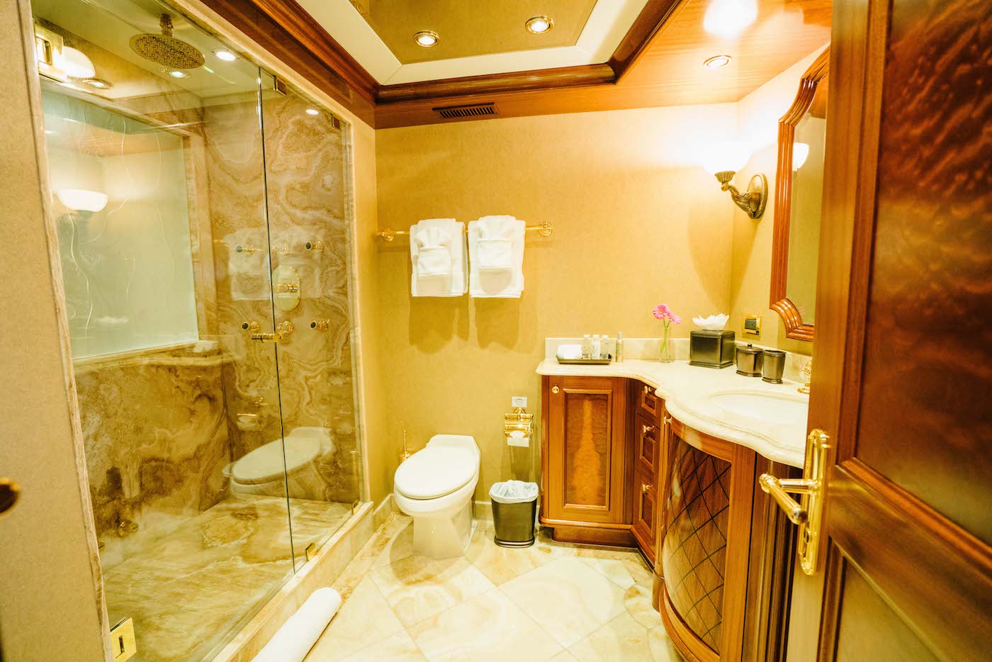 master ensuite bathroom.jpg
