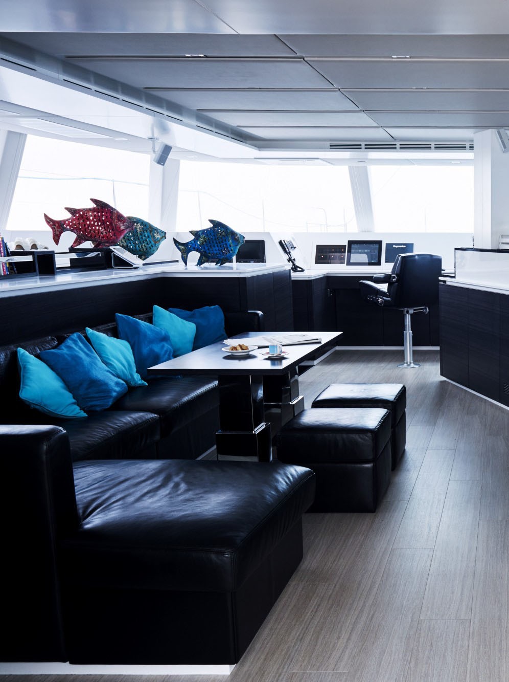 [22m-Yacht-19TH-HOLE]-9604-21.jpg