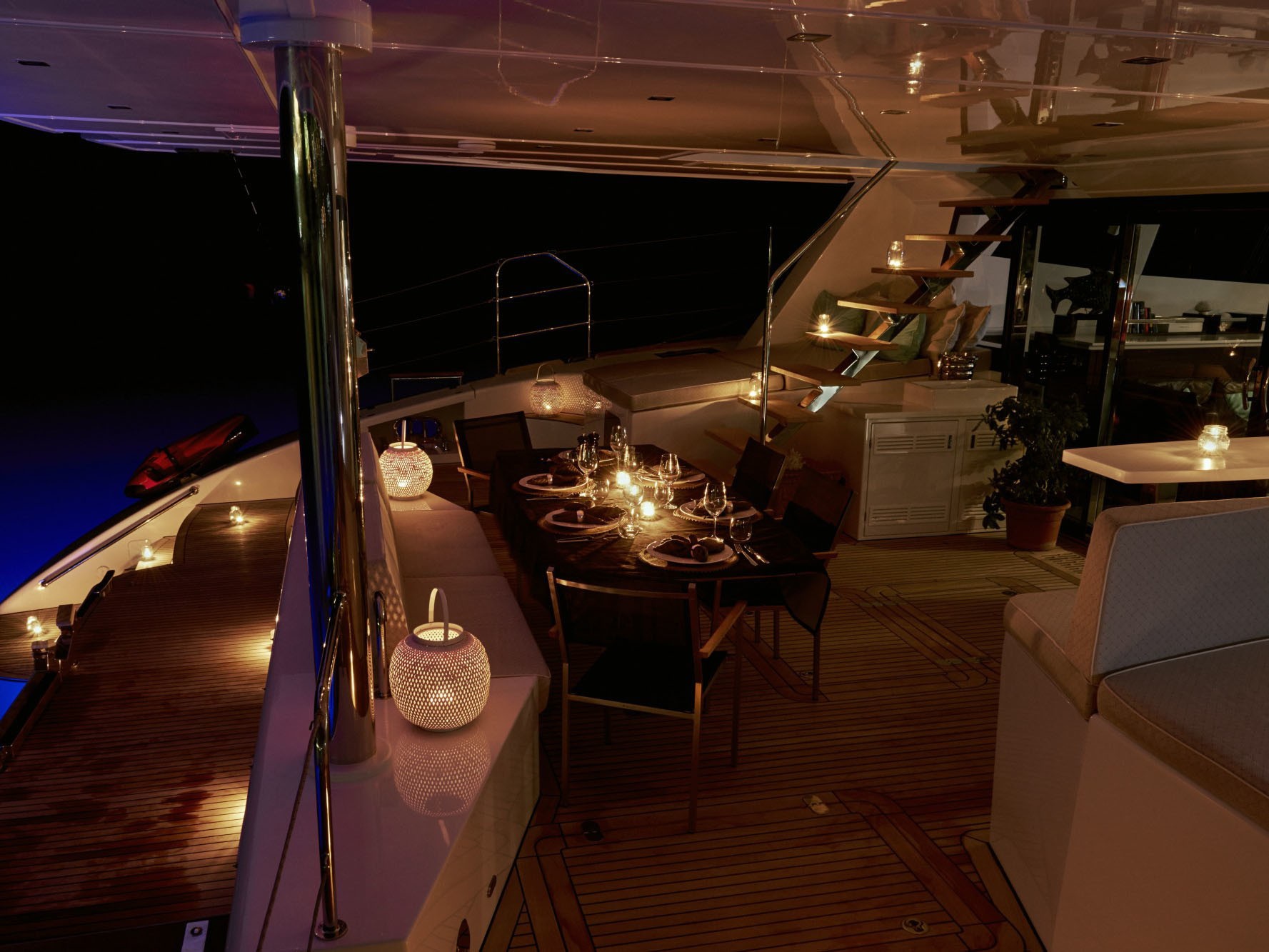 [22m-Yacht-19TH-HOLE]-9604-71.jpg