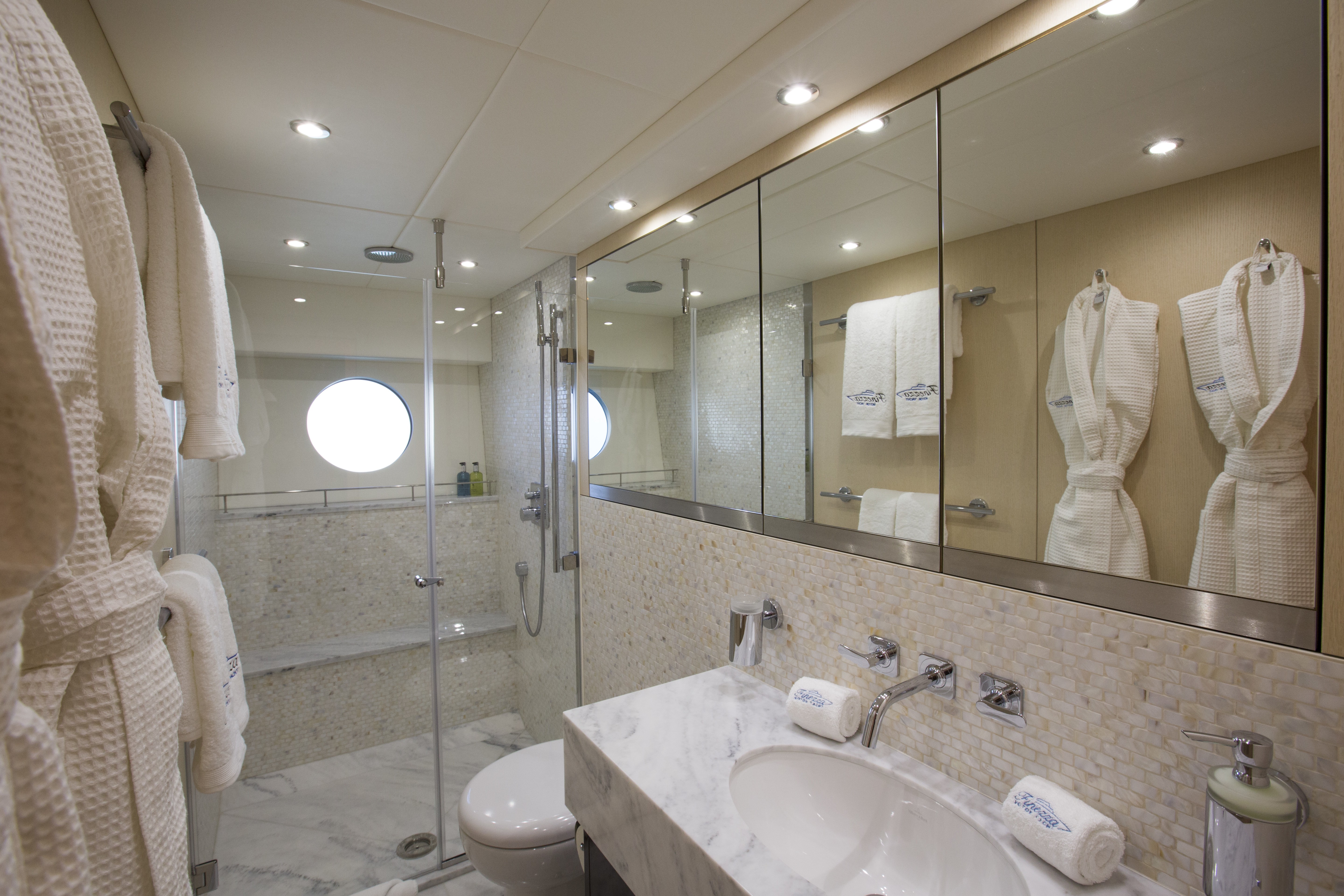 [23m-Yacht-FINEZZA]-9037-32.jpg