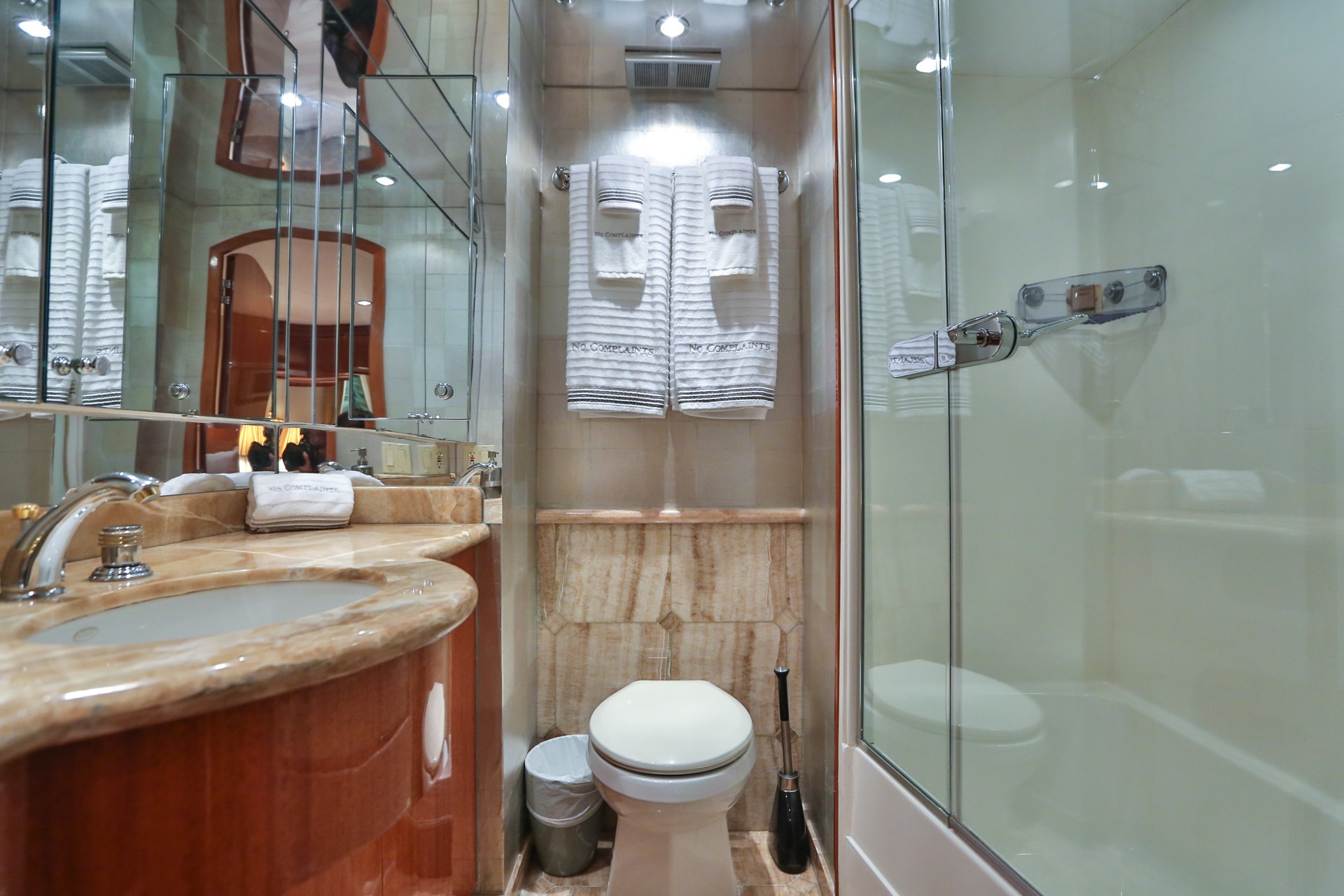 [24m-Yacht-NO-COMPLAINTS]-9385-25.jpg