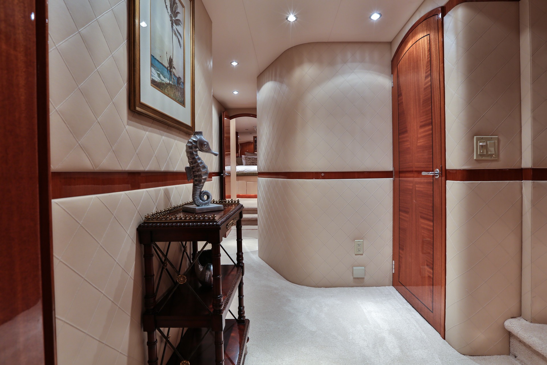 [24m-Yacht-NO-COMPLAINTS]-9385-29.jpg