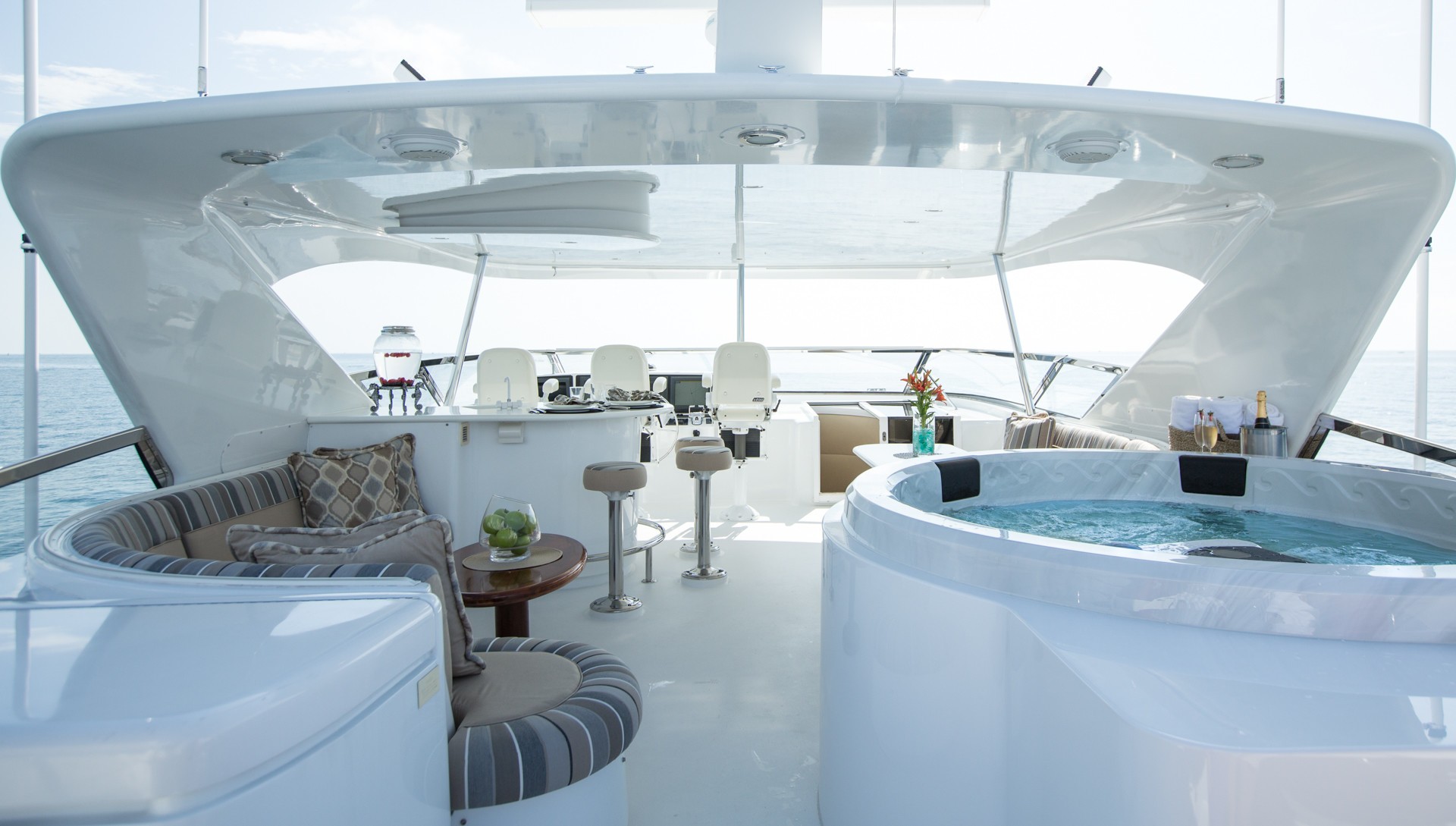 [24m-Yacht-NO-COMPLAINTS]-9385-79.jpg