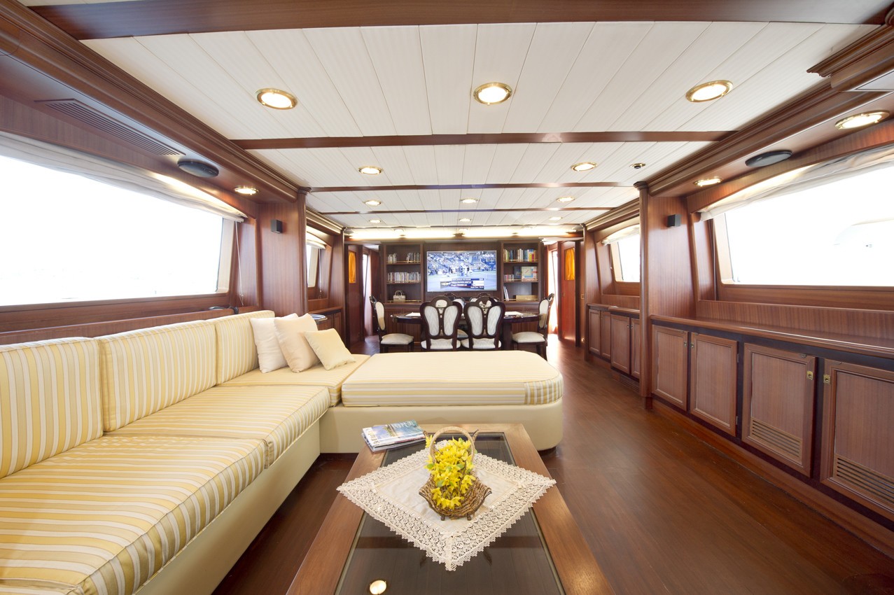 [24m-Yacht-WOLF-TWO]-9314-26.jpg