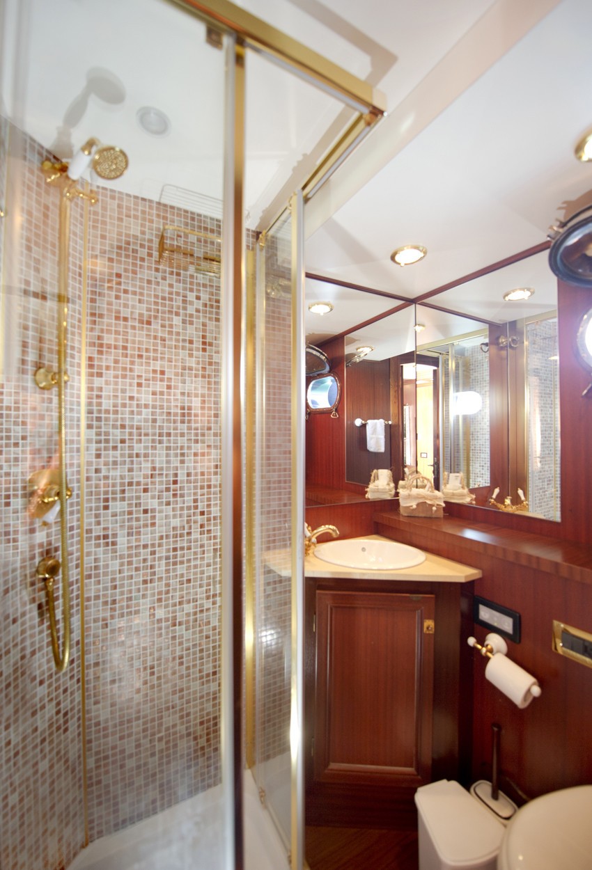 [24m-Yacht-WOLF-TWO]-9314-55.jpg