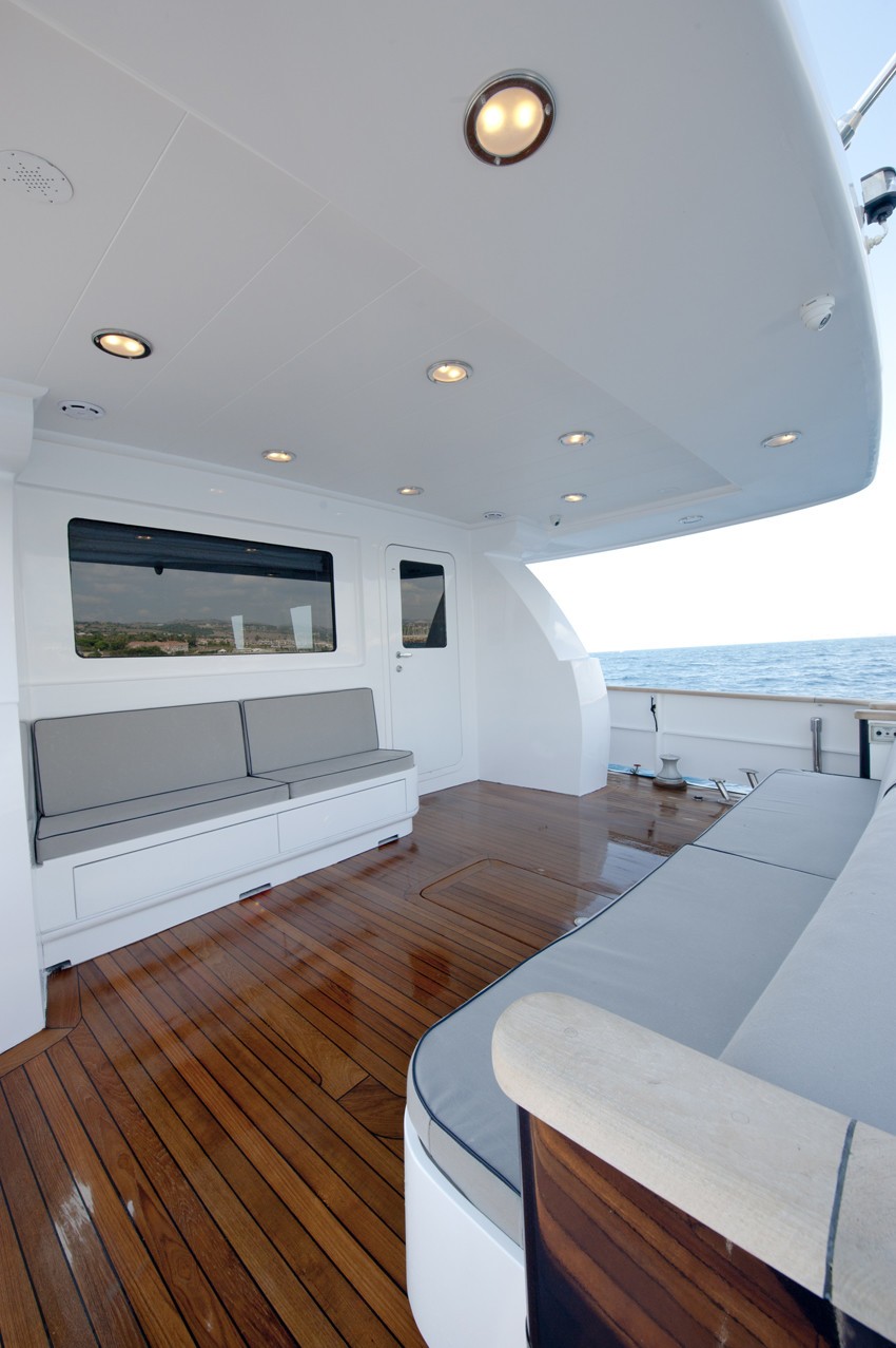 [24m-Yacht-WOLF-TWO]-9314-82.jpg