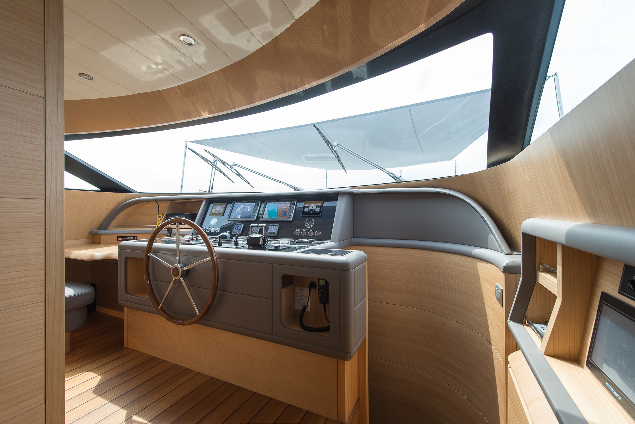 [25m-Yacht-MIREDO]-9927-25.jpg