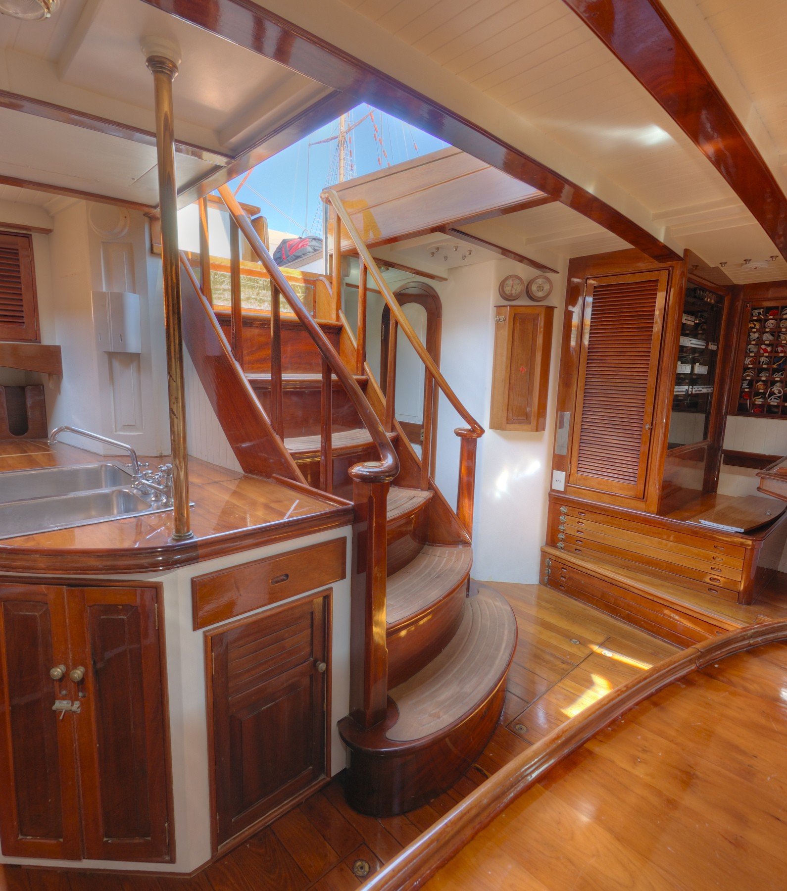 [27m-Yacht-WHITEFIN]-9789-113.jpg