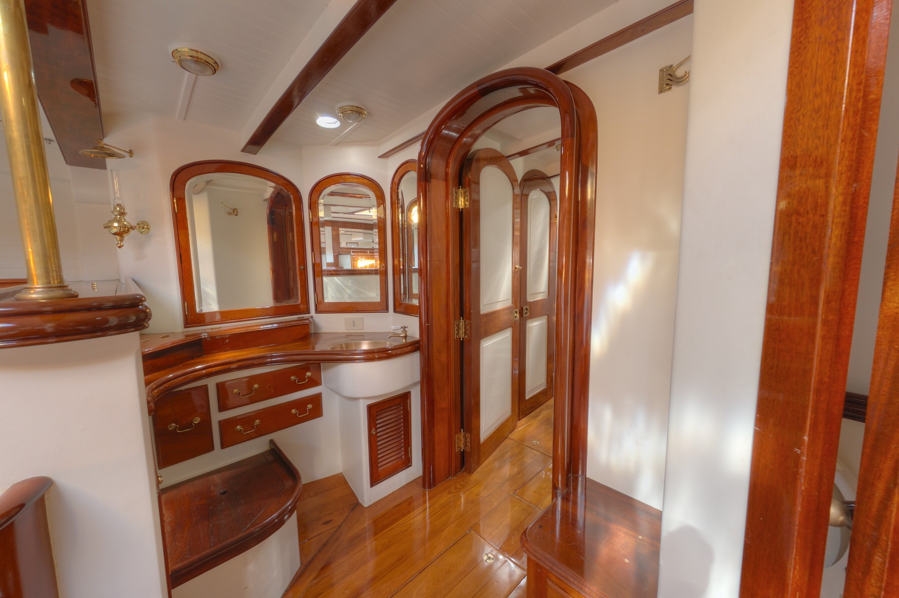 [27m-Yacht-WHITEFIN]-9789-134.jpg