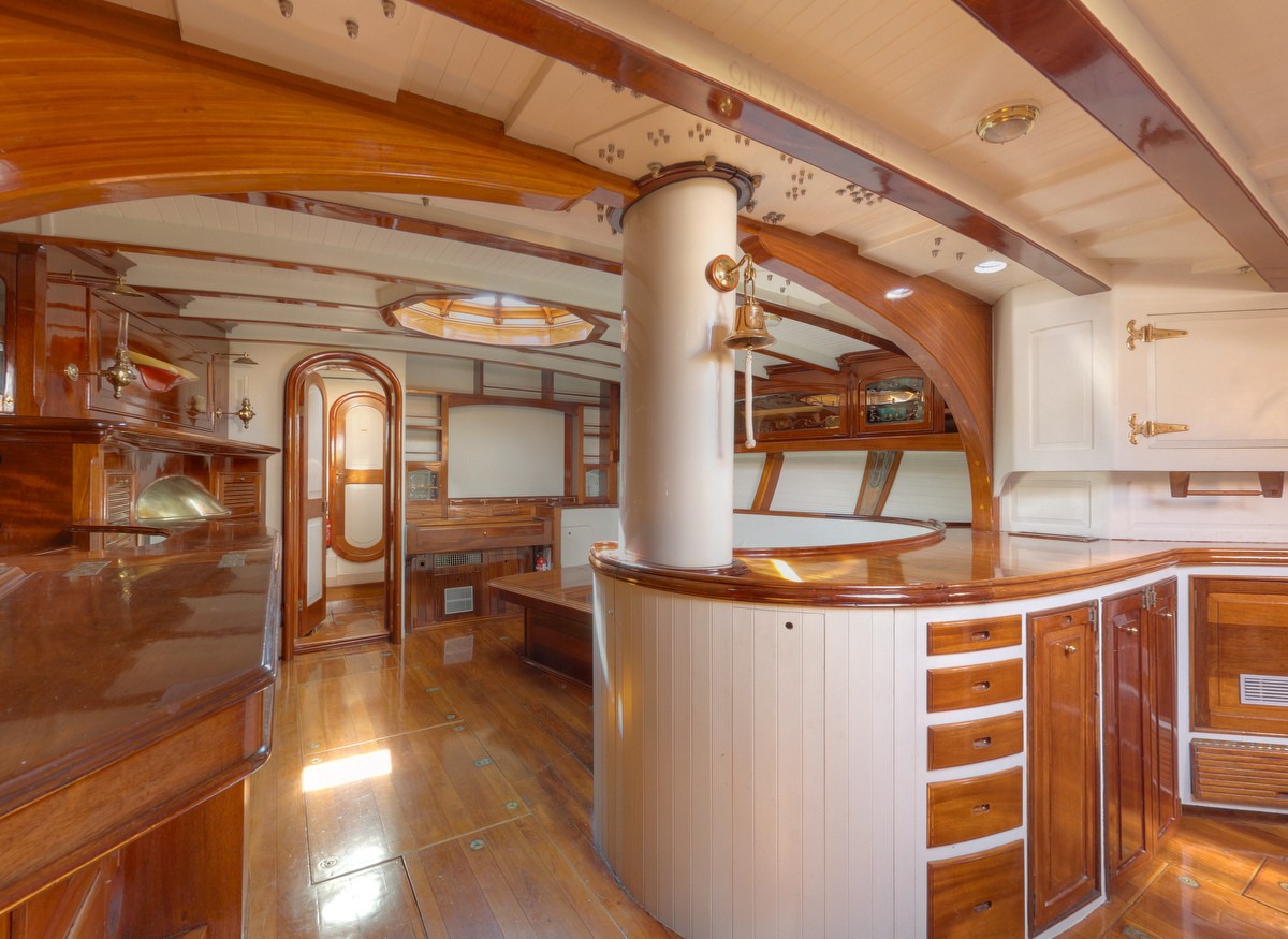 [27m-Yacht-WHITEFIN]-9789-26.jpg