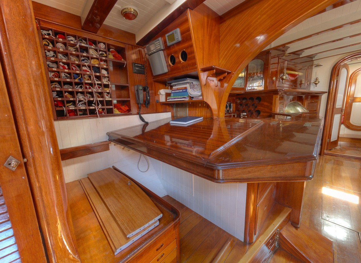 [27m-Yacht-WHITEFIN]-9789-32.jpg