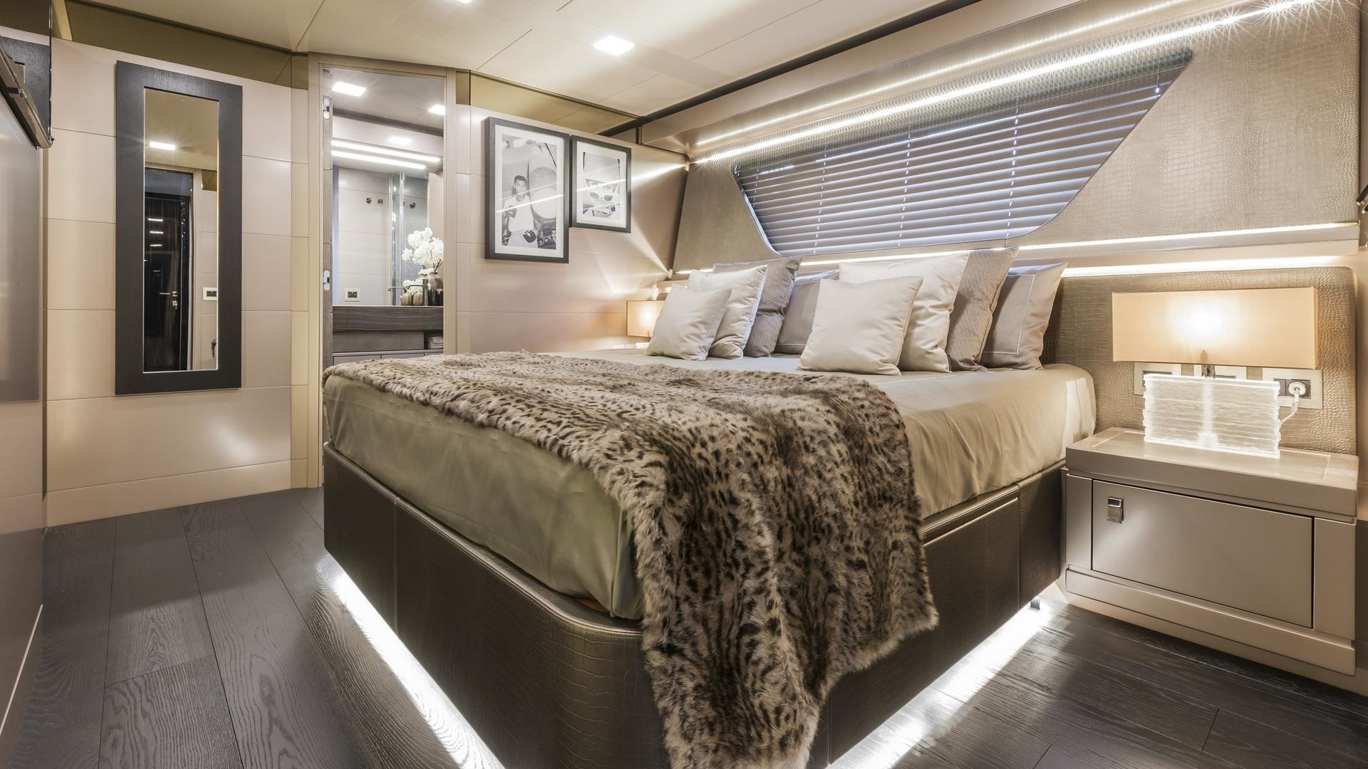 [28m-Yacht-YVONNE]-9917-158.jpg