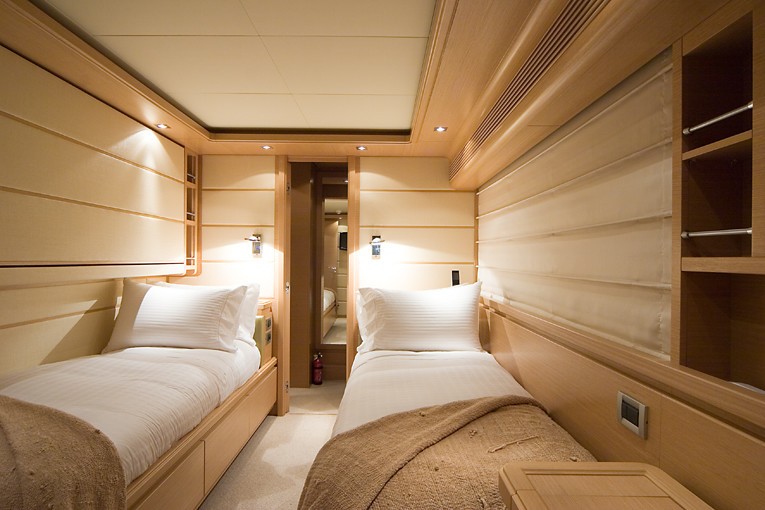 [29m-Yacht-AQUAHOLIC]-9750-113.jpg