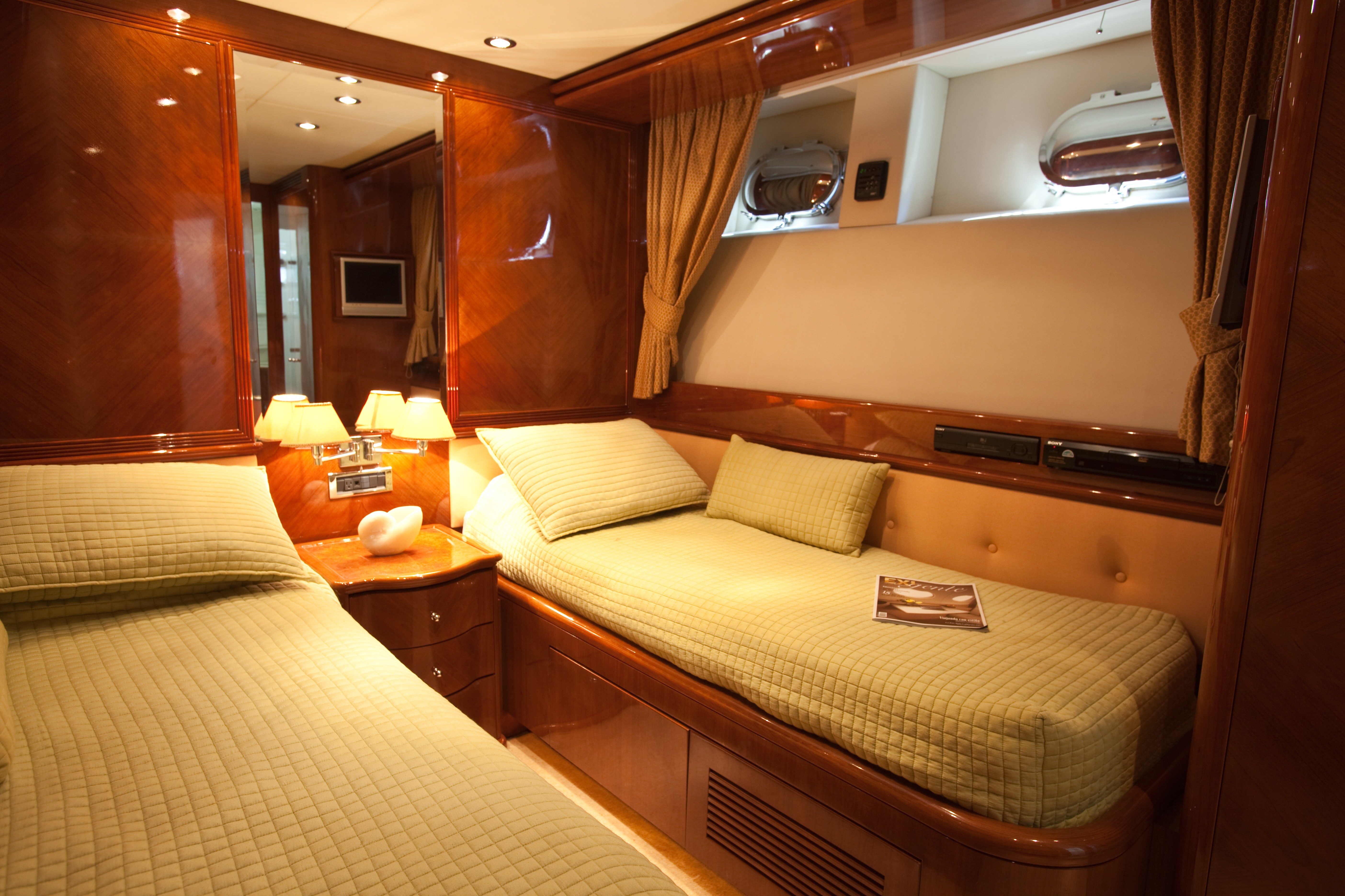 [30m-Yacht-SUPER]-9123-21.jpg